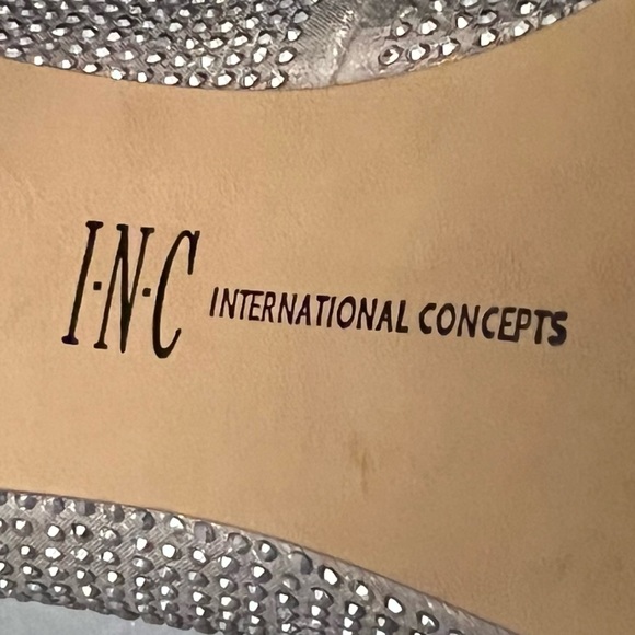 I.N.C. Zitah Pearl Gold Pumps - Picture 7 of 12